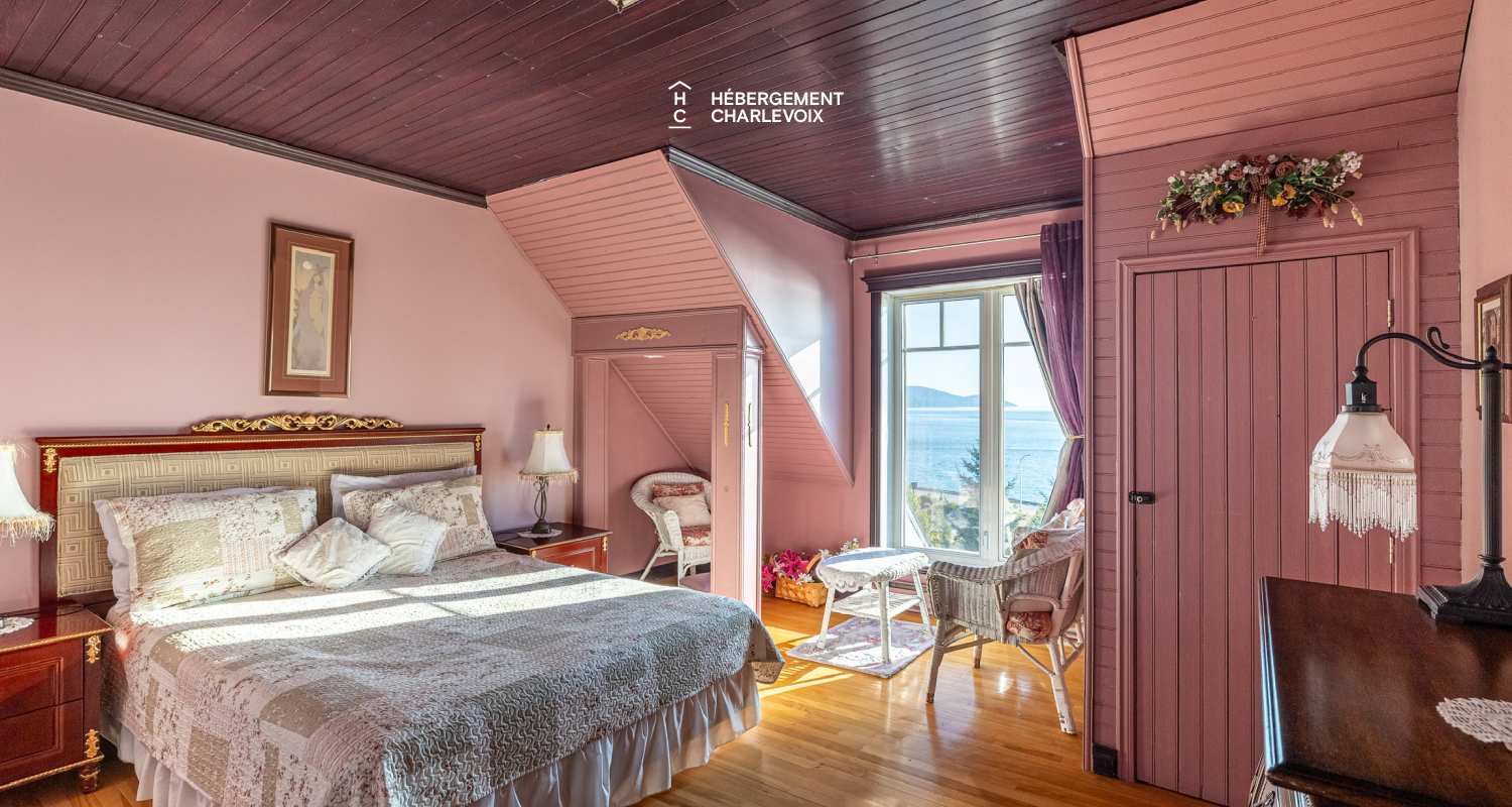 JAU-230 - Historic riverfront home with private hot tub